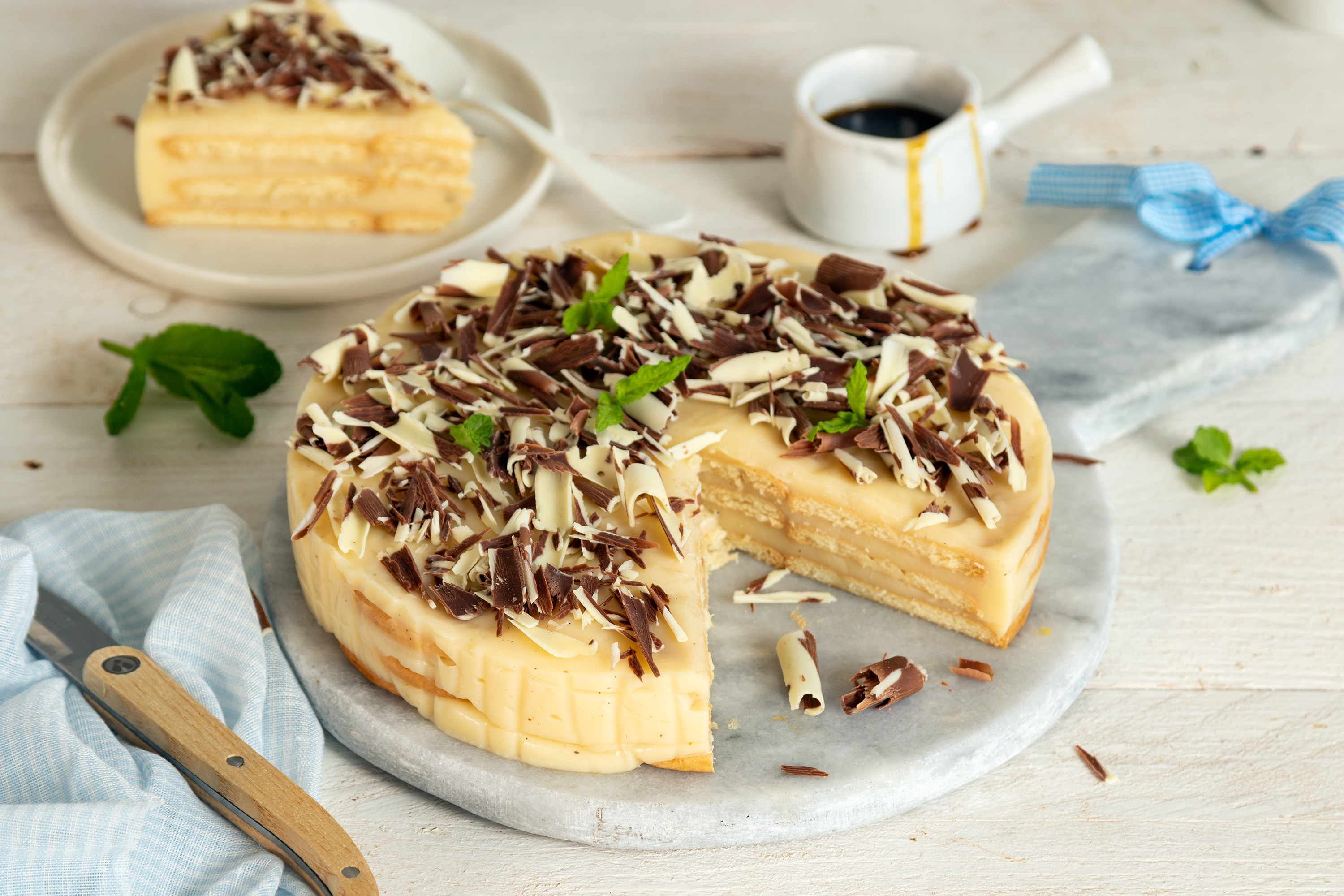 Tarta de galletas y crema pastelera