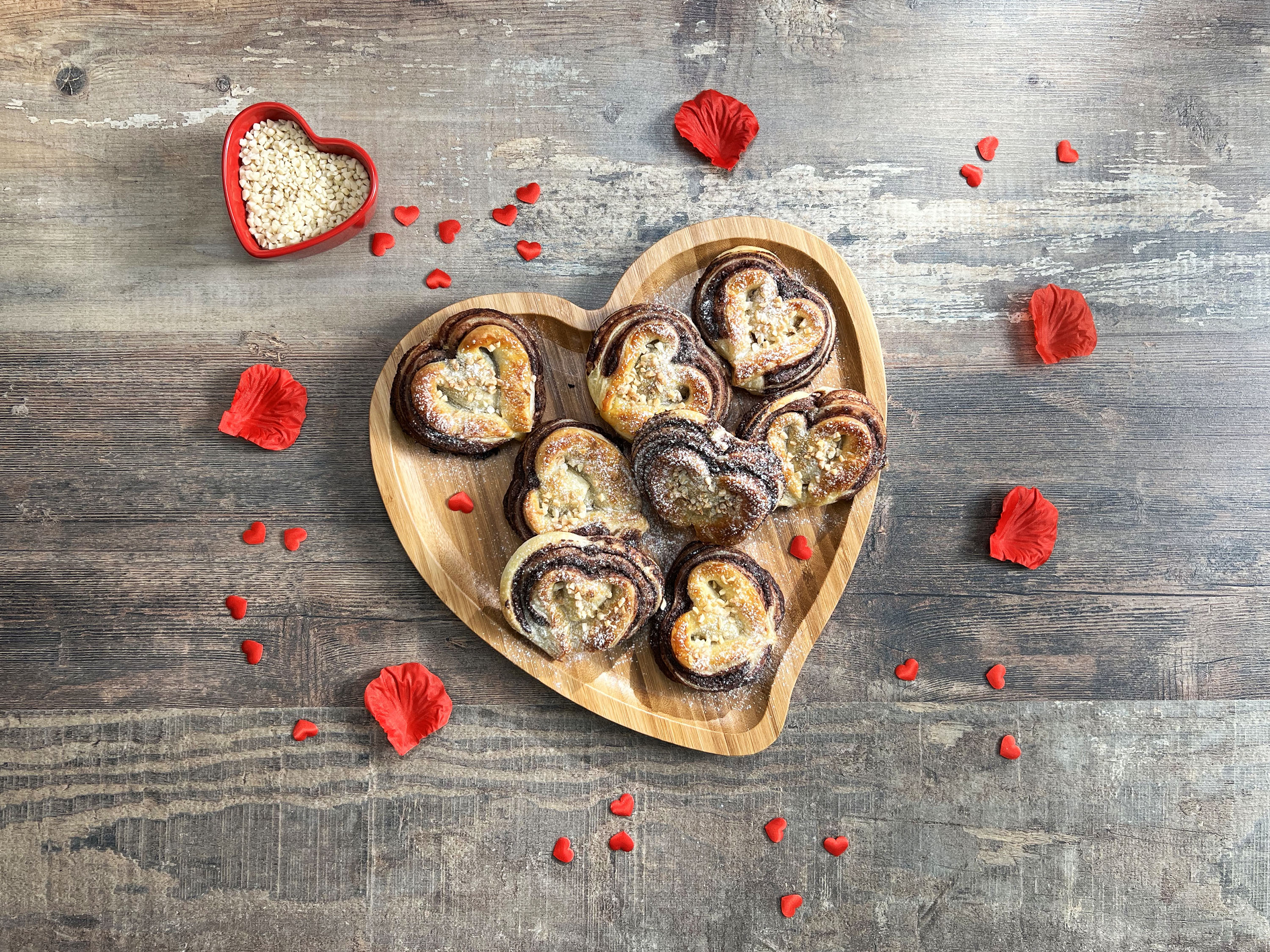 Corazones de hojaldre con chocolate