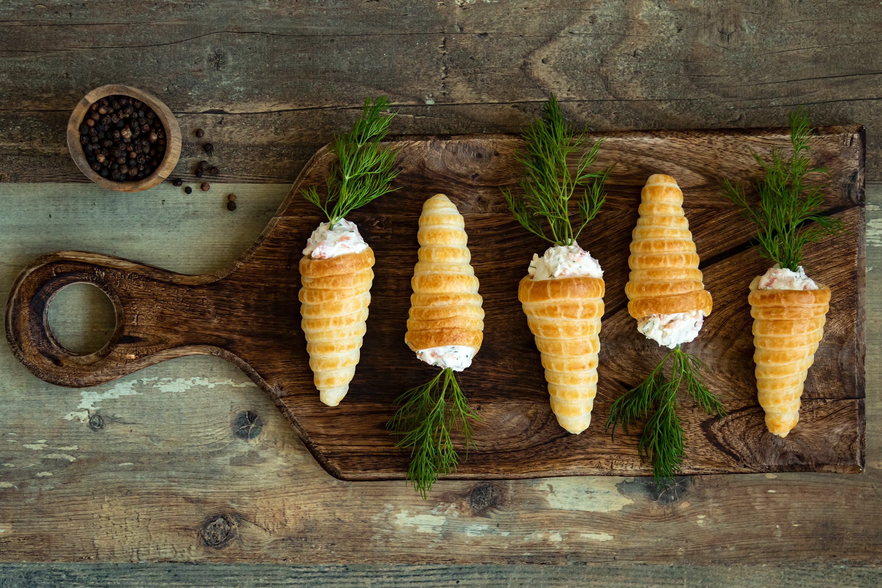 Zanahorias de hojaldre rellenas de salmón