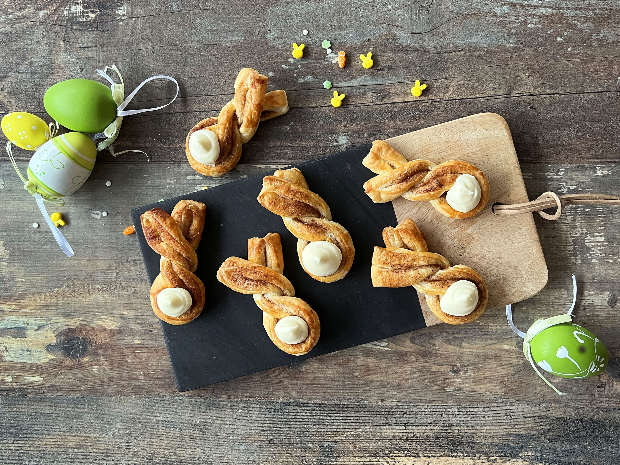 Conejitos de rollitos de canela con hojaldre
