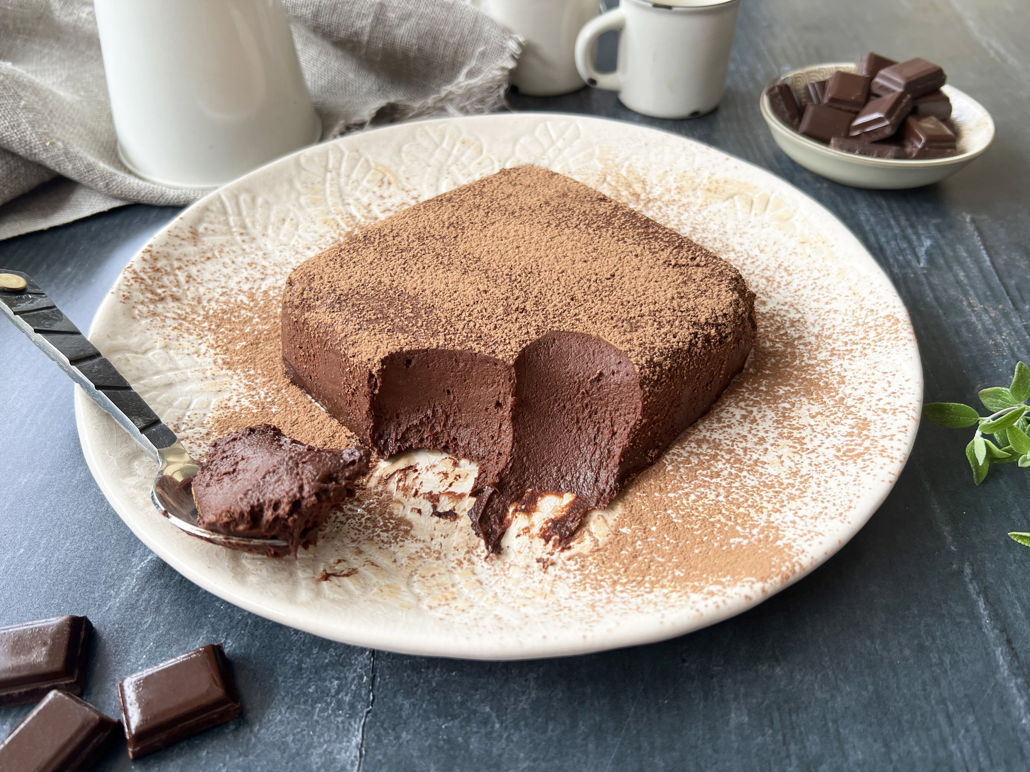 Tarta de chocolate negro 70% con dos ingredientes