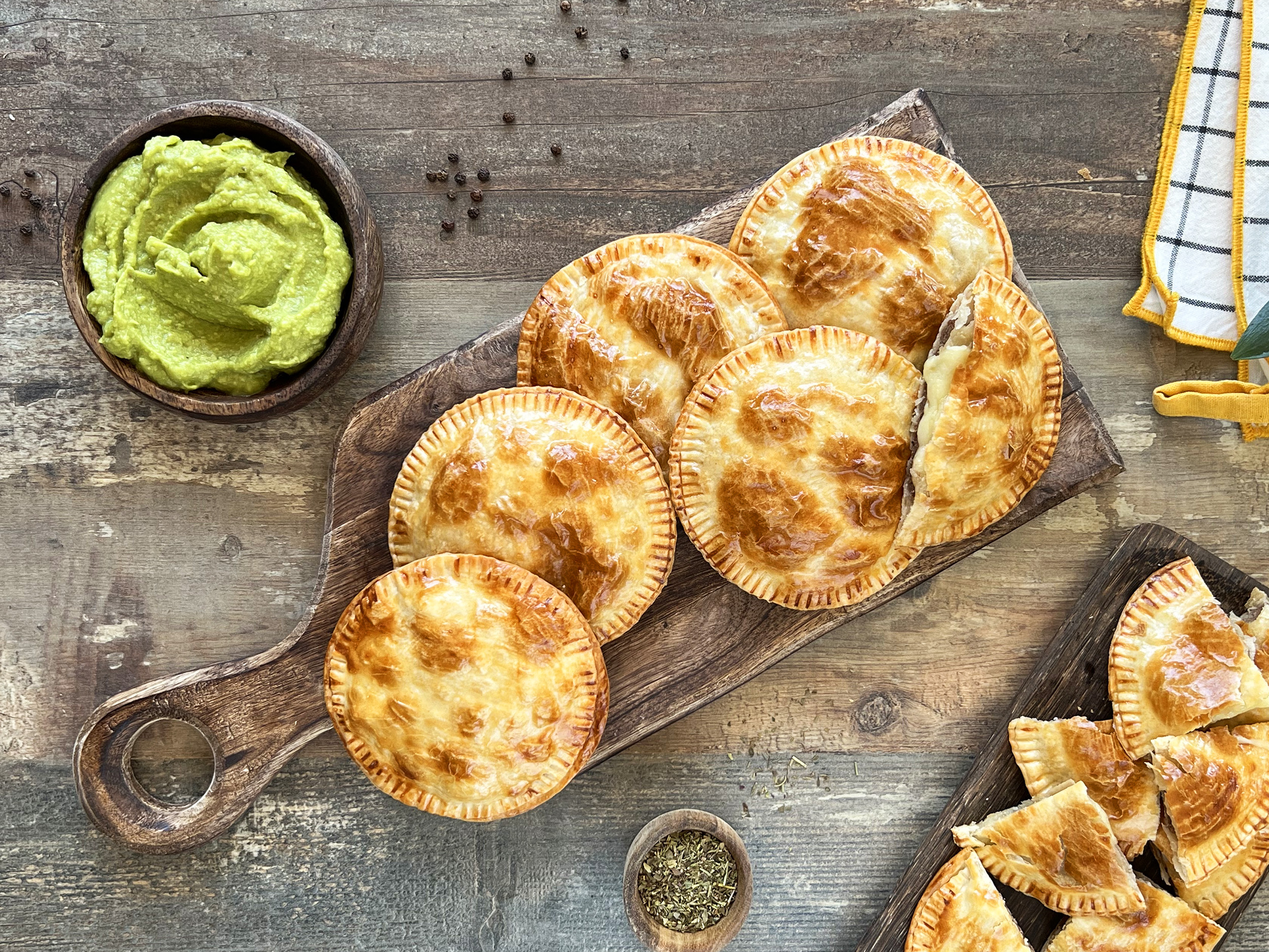 Mini pastelitos de carne picada con queso