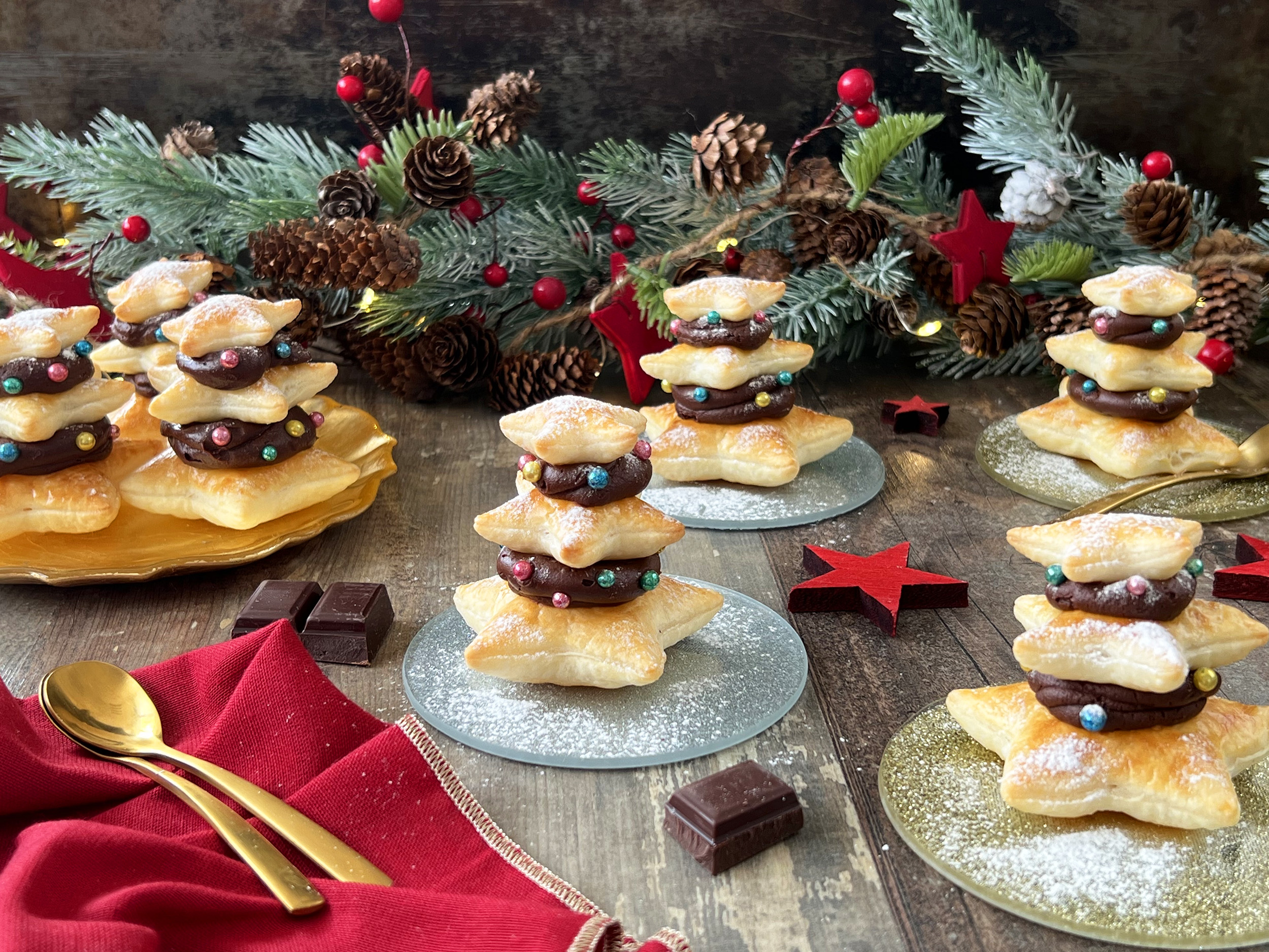 Arbolitos de hojaldre con crema de chocolate