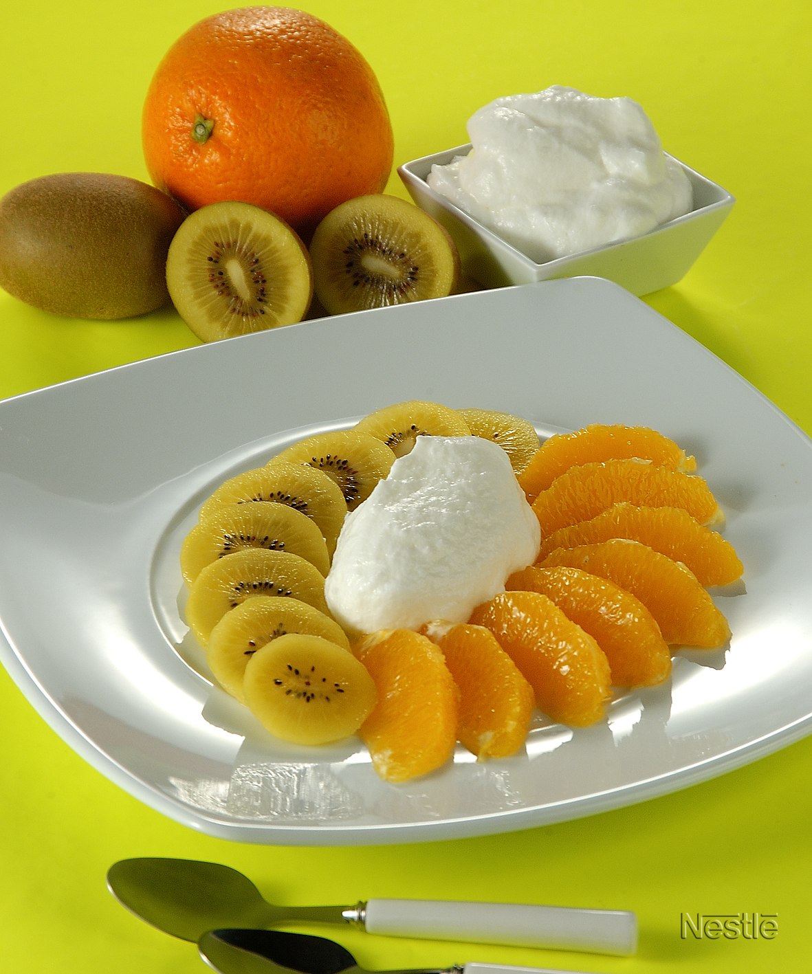 Ensalada de naranja y kiwi amarillo