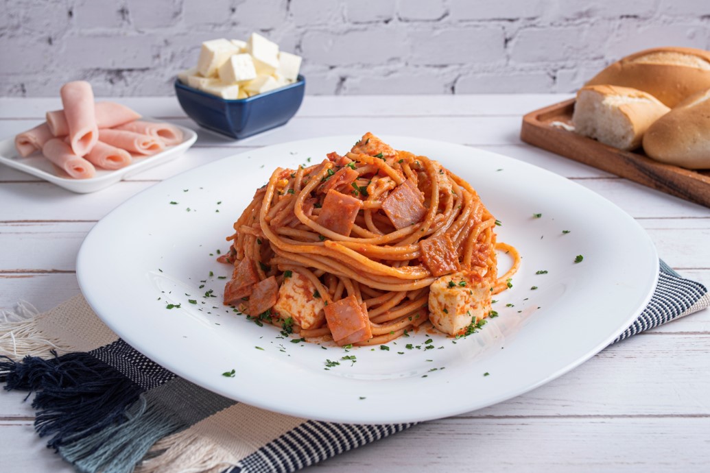 Espagueti con Jamón al Queso Recetas Nestlé