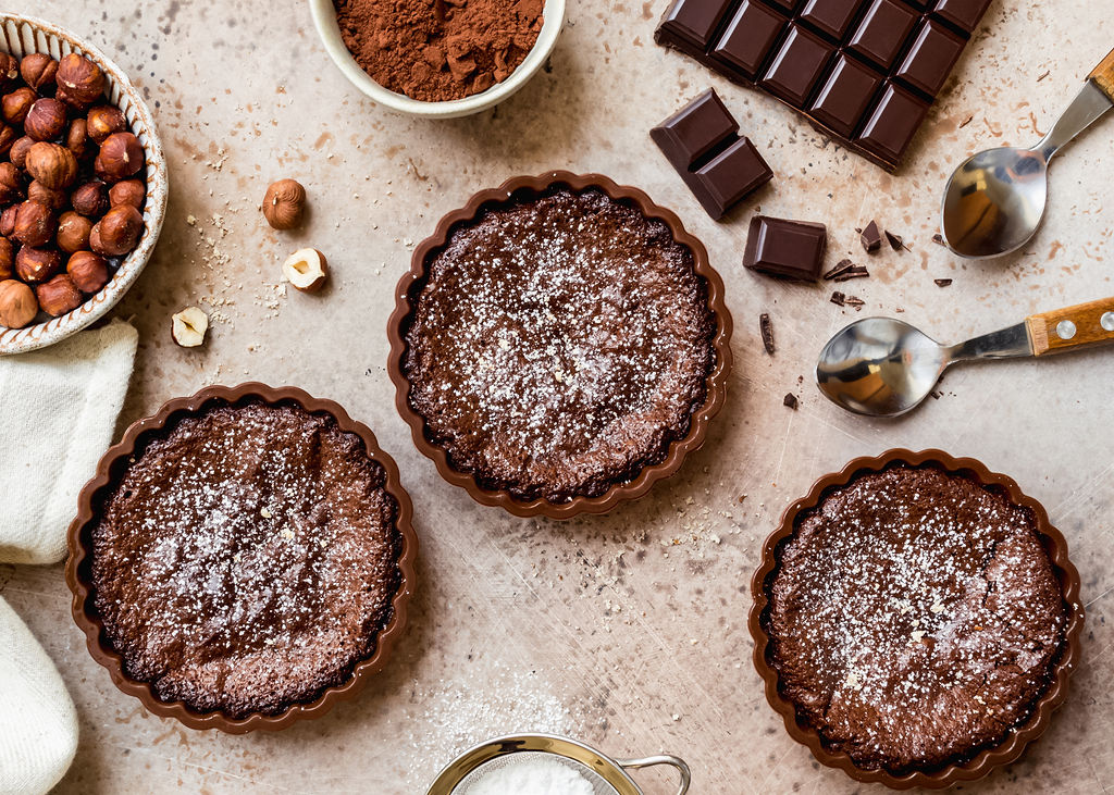 Schokoladenkuchen mit Haselnüssen