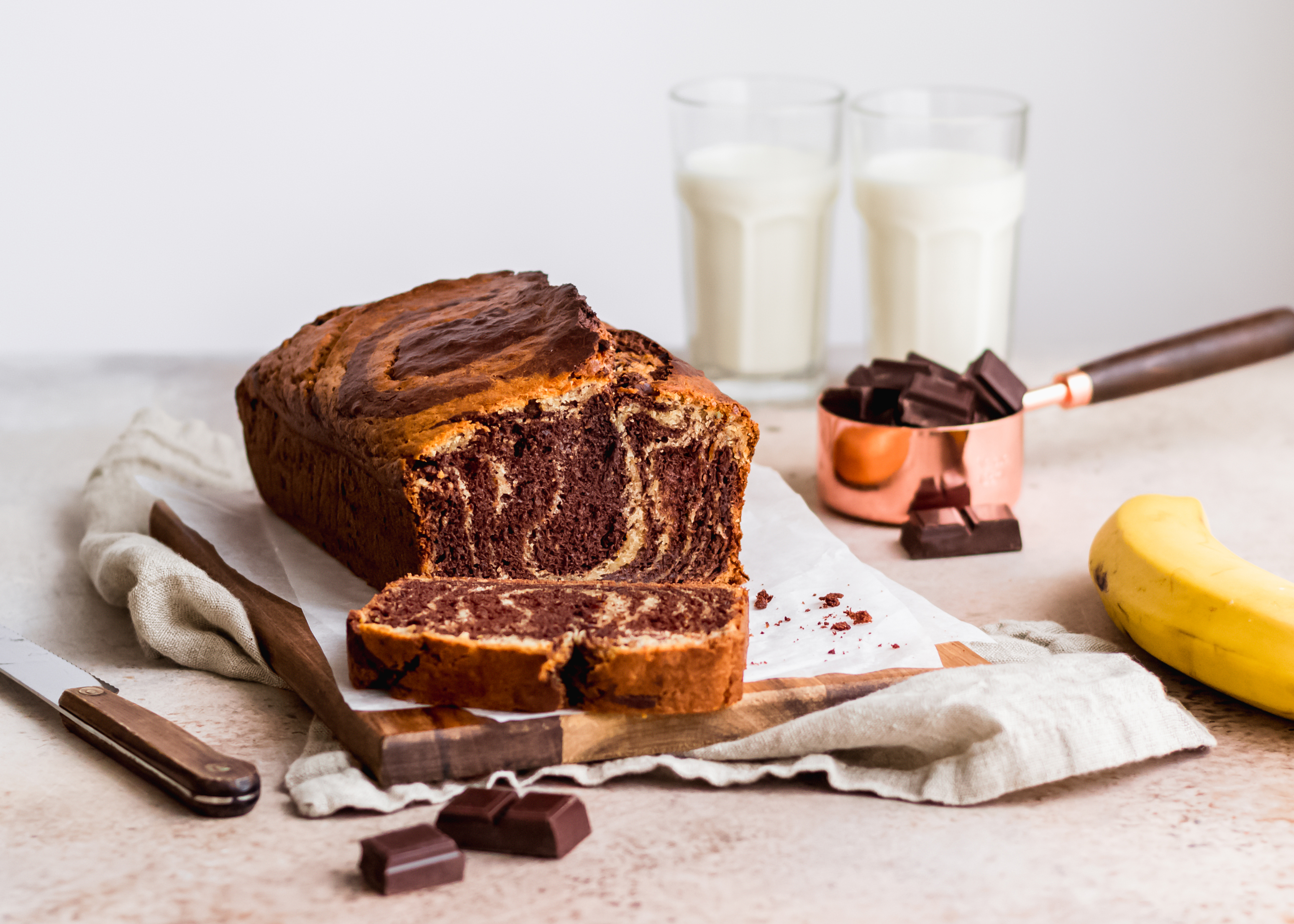 Banana bread marbré au chocolat noir