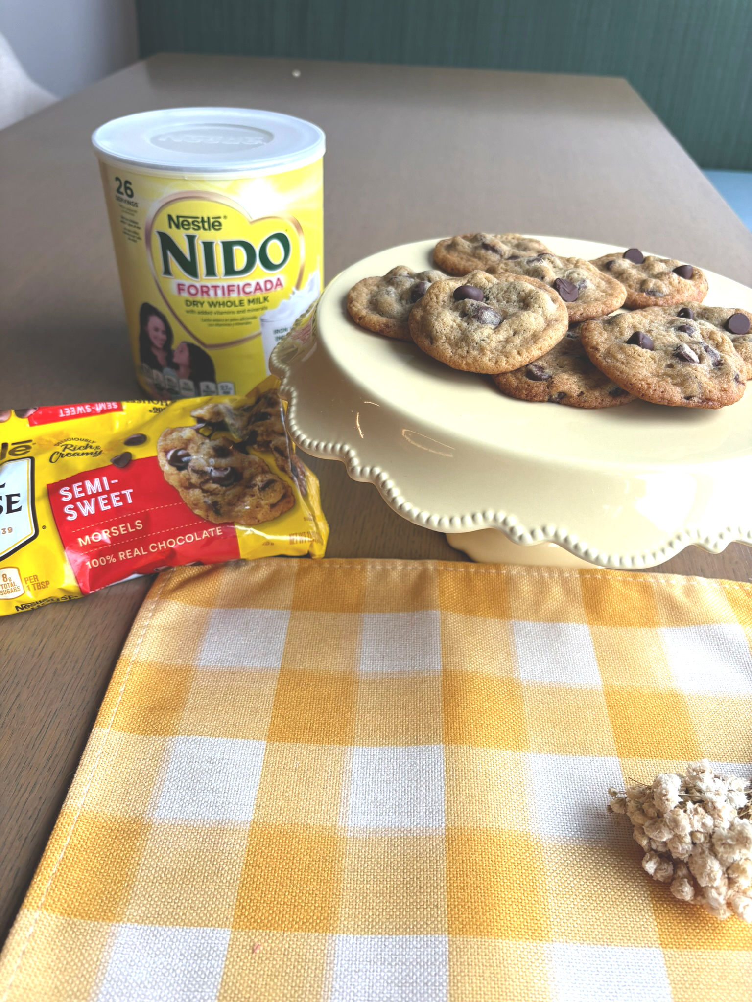 NIDO x Nestle Toll House Chocolate Chip Cookies