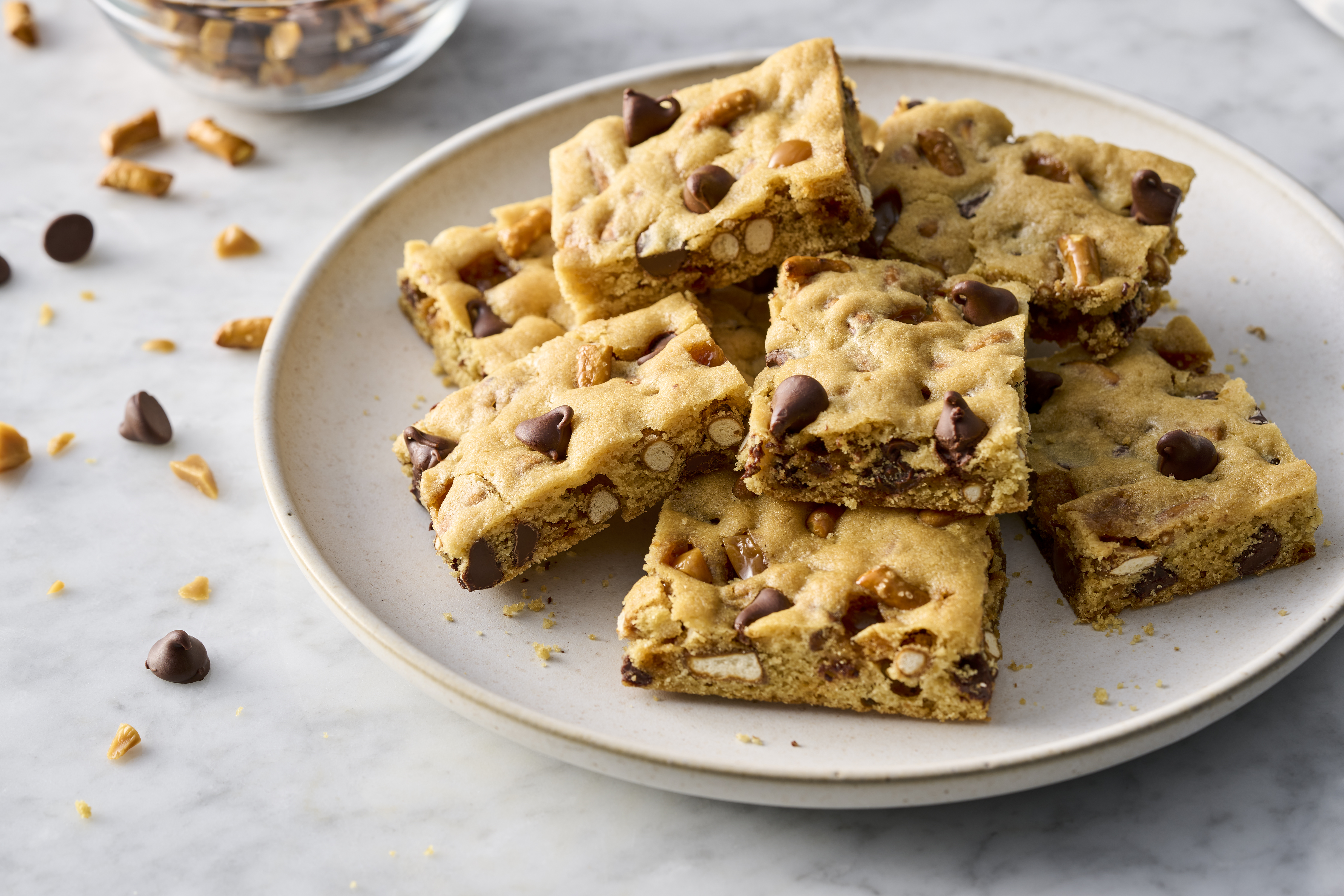 Galletas Kitchen Sink Blondies | Nestlé® Toll House®