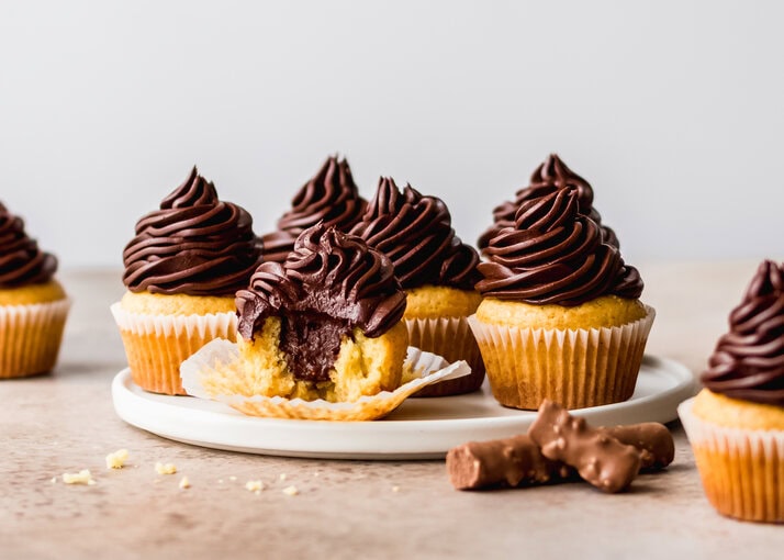 Cupcakes with a melt-in-the-mouth heart of Cailler Branches