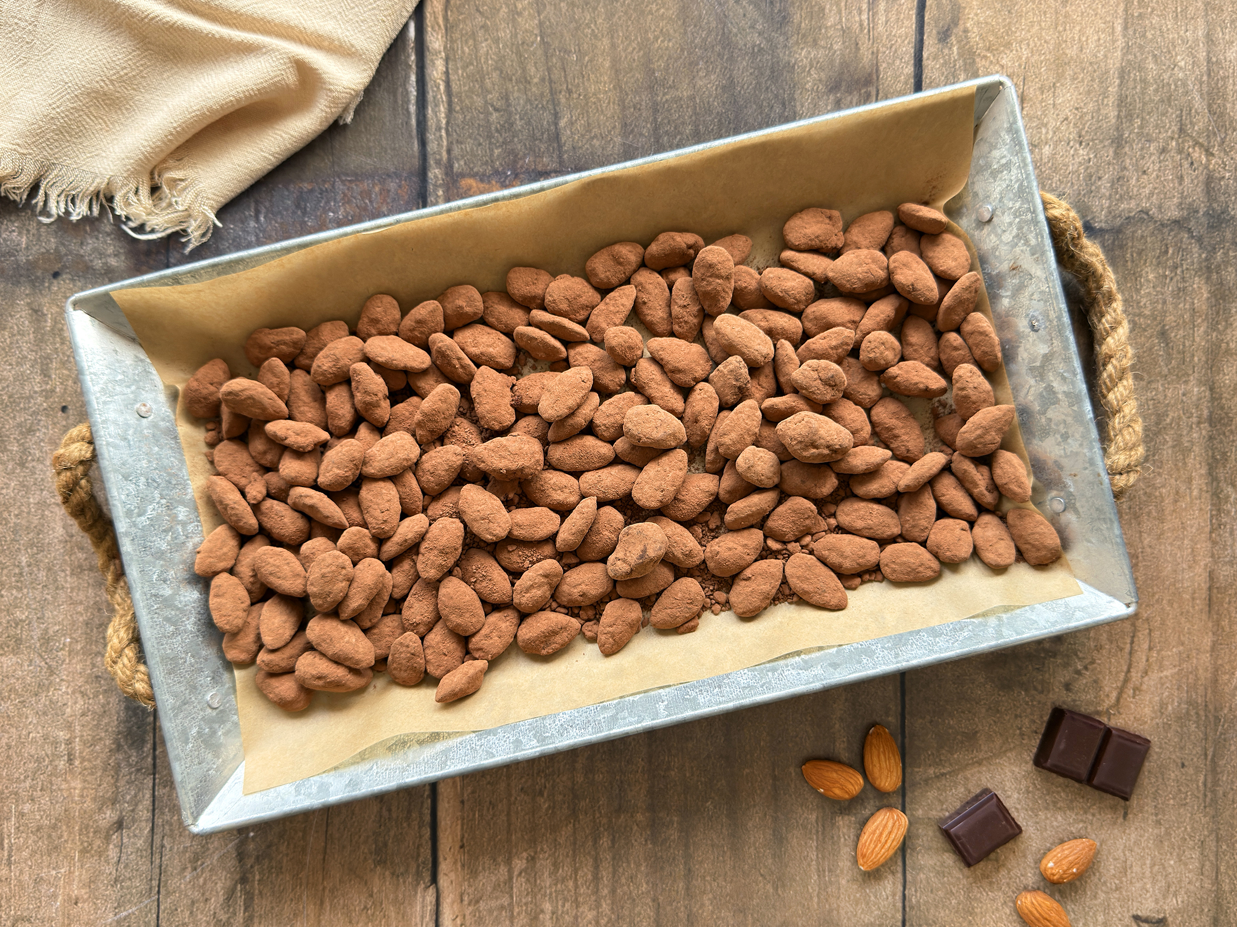 Almendras con chocolate negro