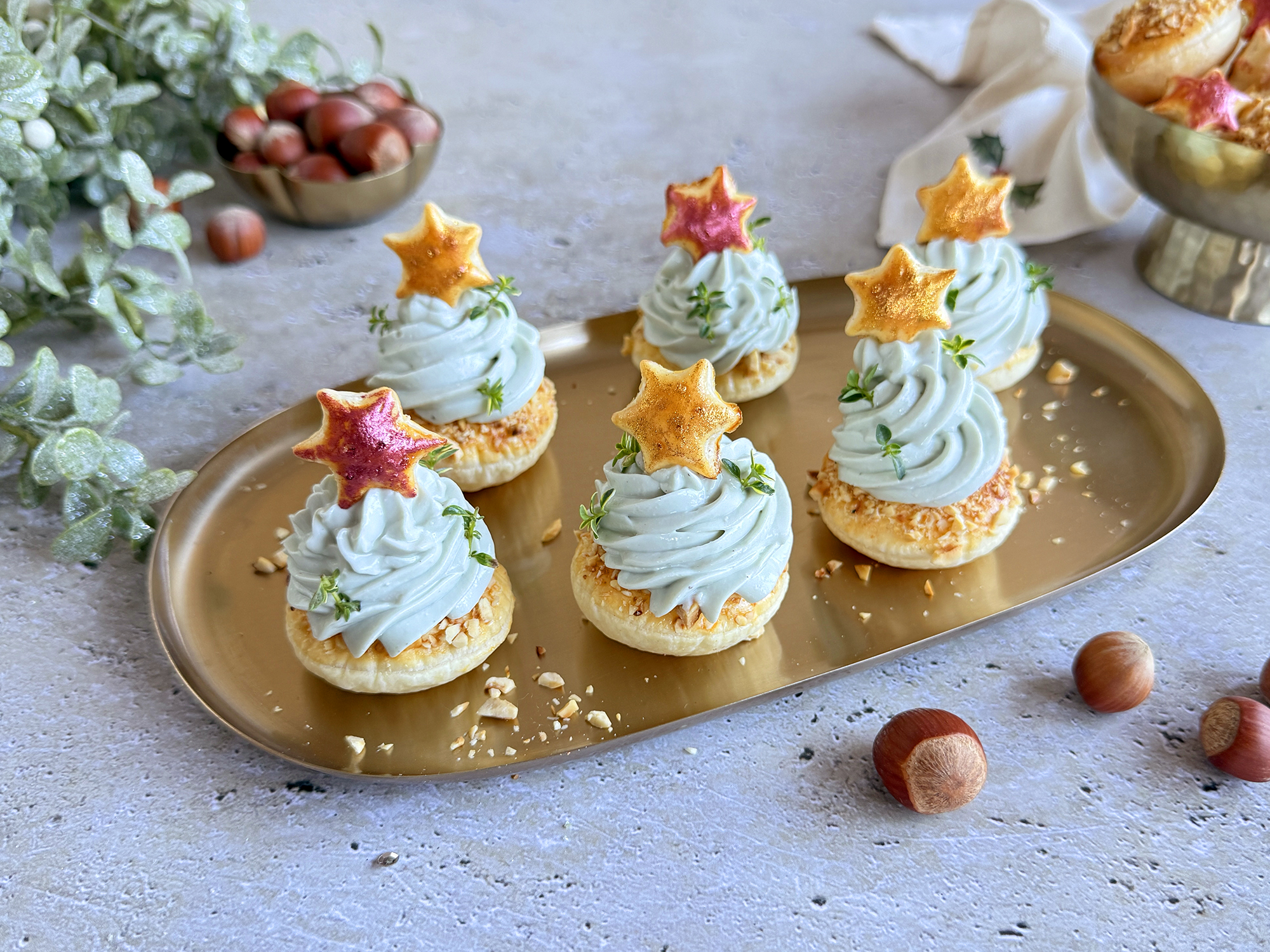 Arbolitos de hojaldre y queso azul-image