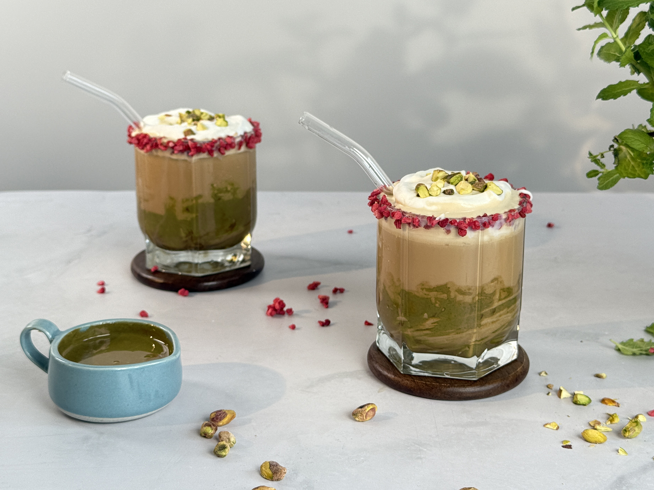 Café bombón frío de pistacho