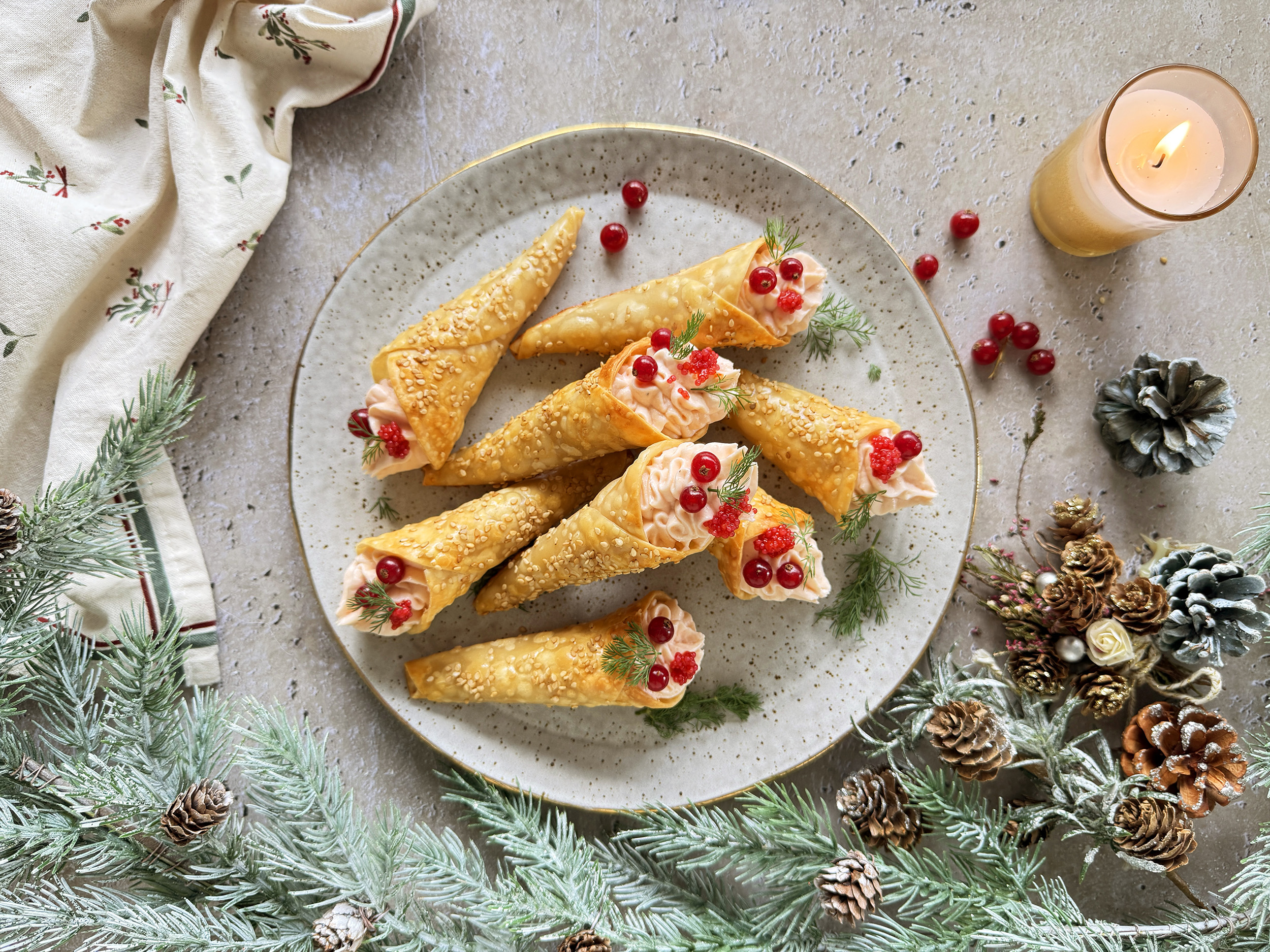 Conos con mousse de salmón-image