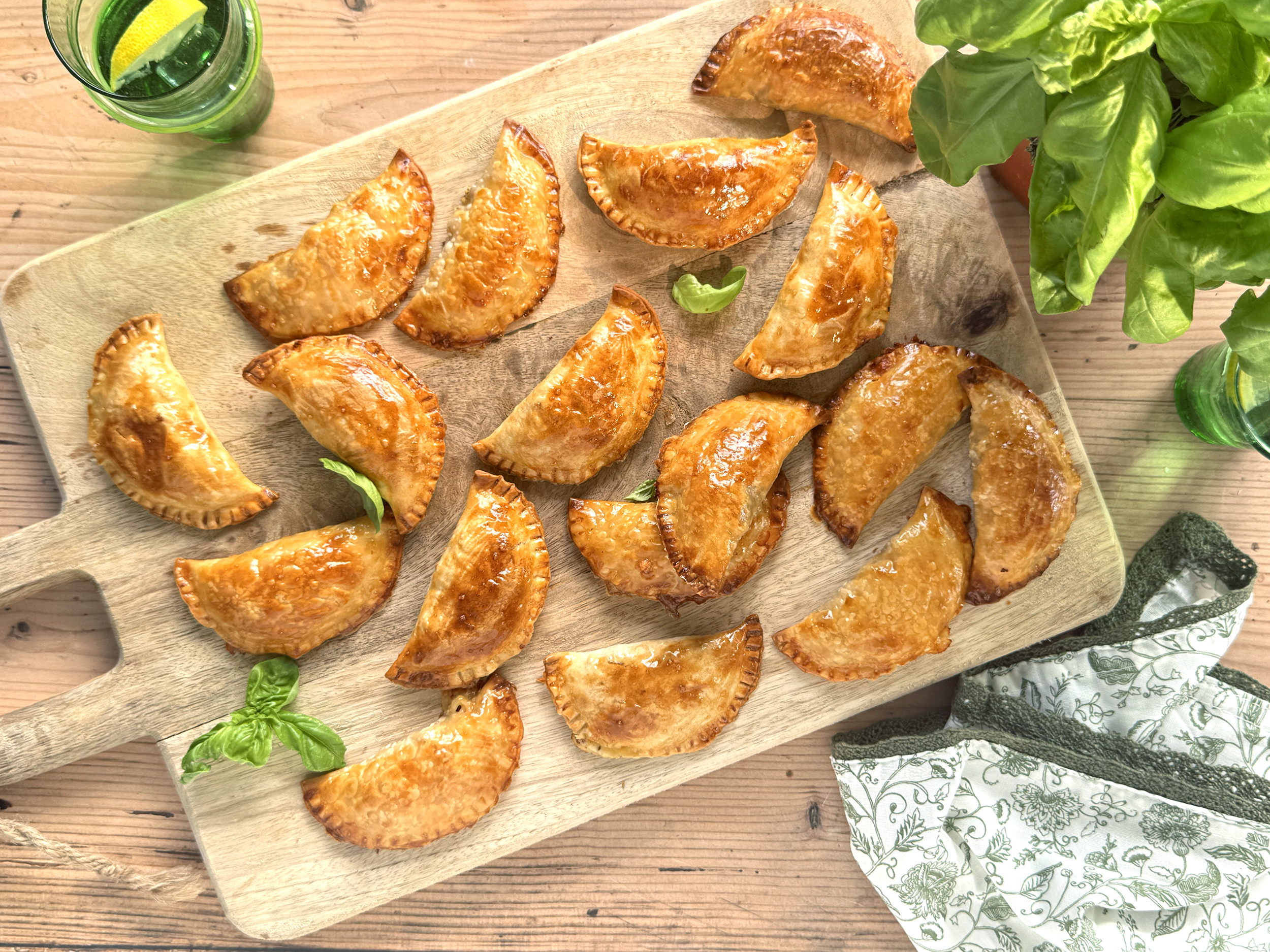 Empanadillas de Jamón y Gruyere con Mostaza Antigua-image