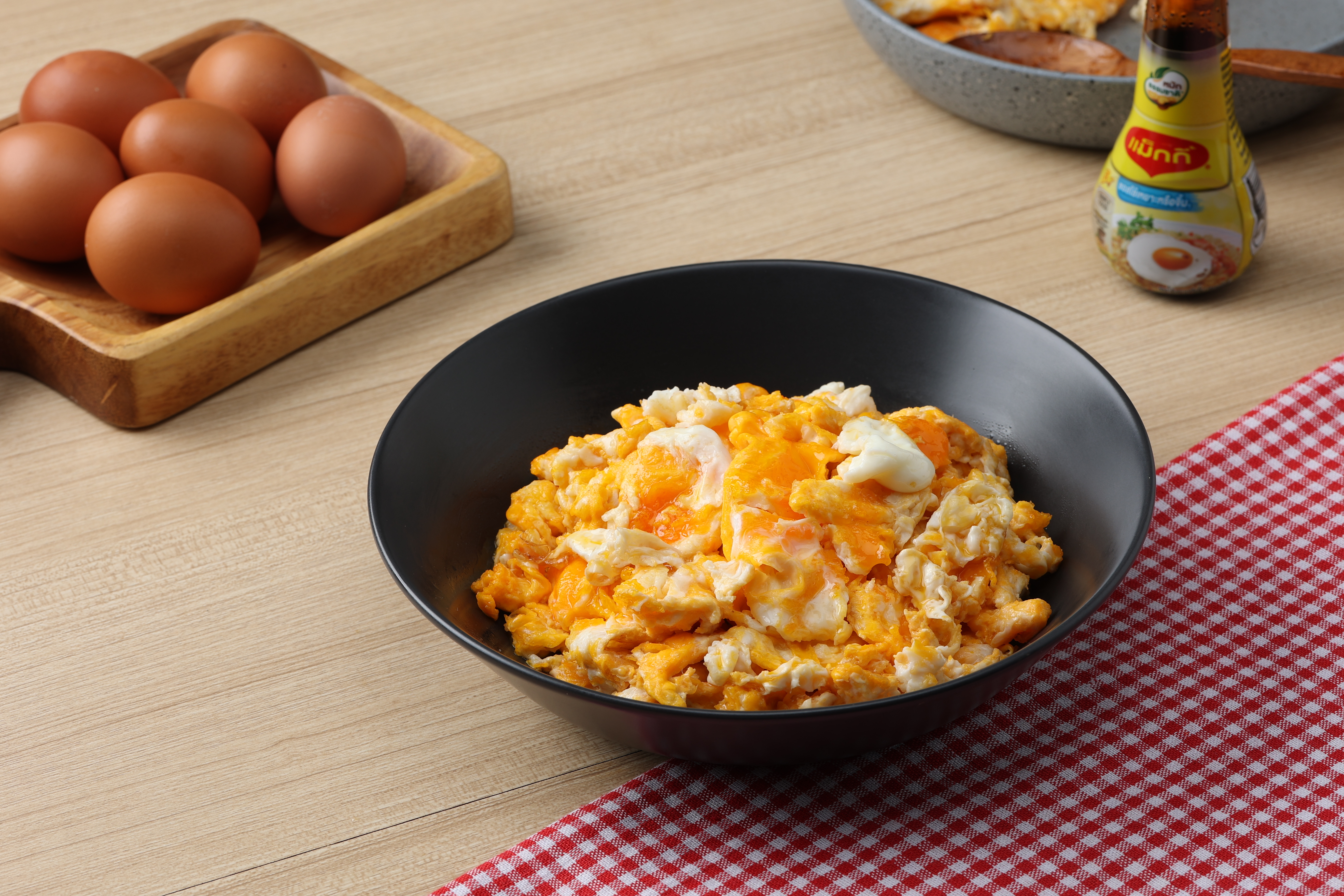 สูตรไข่ขยี้แม็กกี้แสนอร่อย เมนูอาหารเช้า ทำง่าย | Maggi TH
