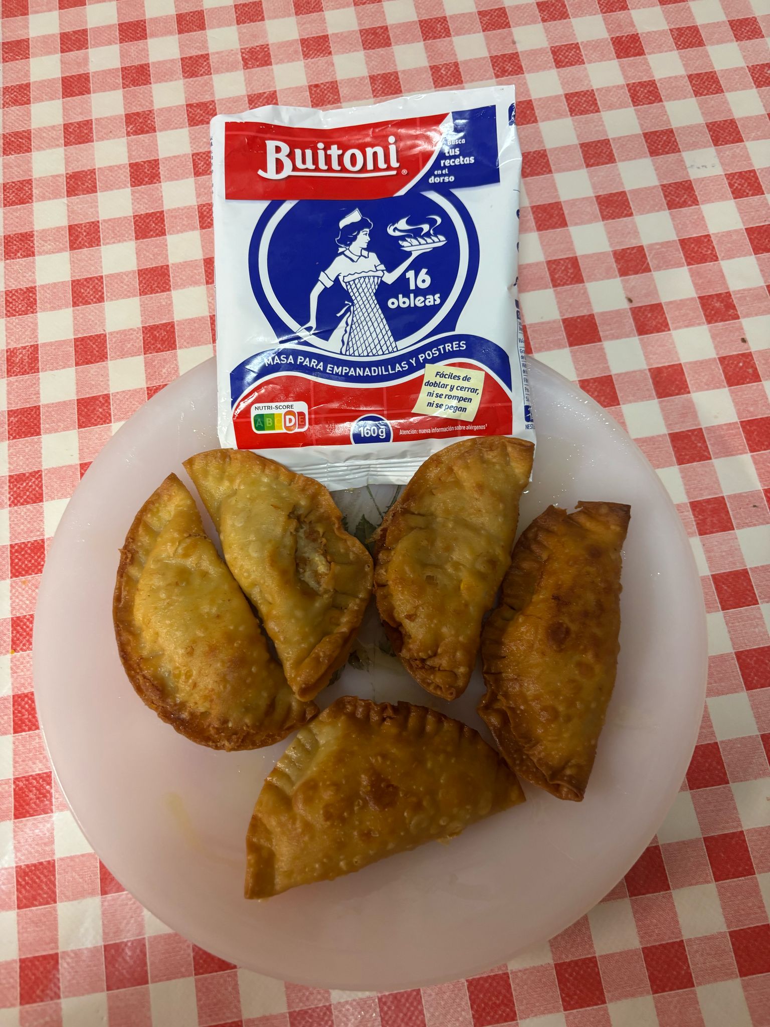 Clásicas empanadillas de atún y huevo duro de Mercedes Calvo de Palma de Mallorca (Baleares)