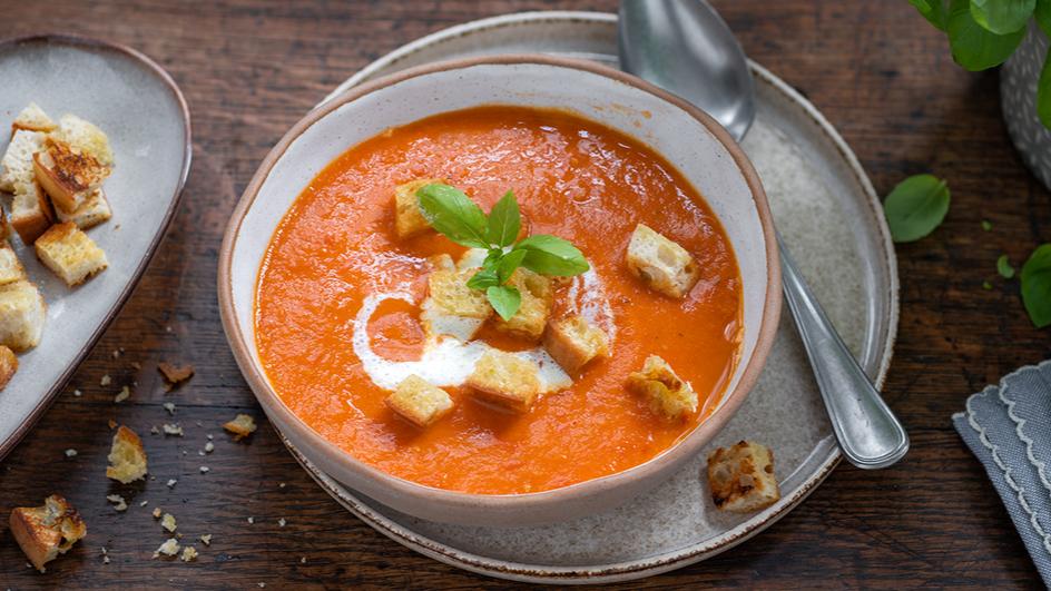 Tomatensuppe mit Croûtons