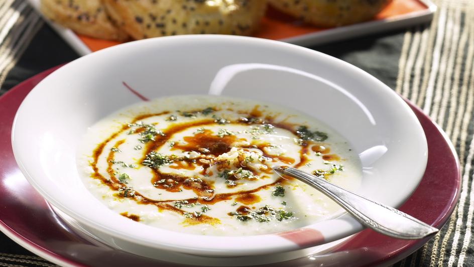 Orientalische Joghurt-Suppe