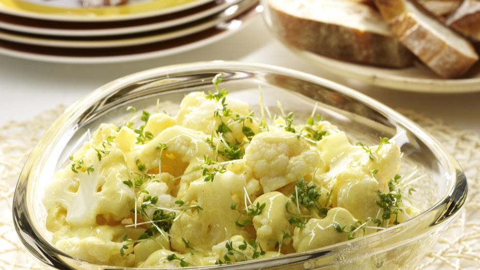 Blumenkohlsalat mit Curry-Joghurt-Dressing