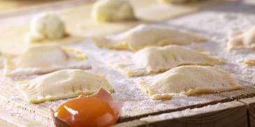 Gefüllte Teigtaschen quattro formaggi