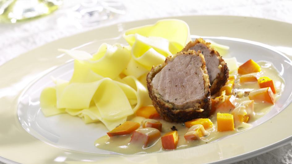 Schweinefilet mit Nusspanade in Kürbisrahm
