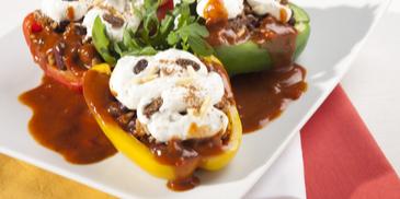 Chiles en Nogada (Gefüllte Paprikaschoten mit Nuß-Sahne)