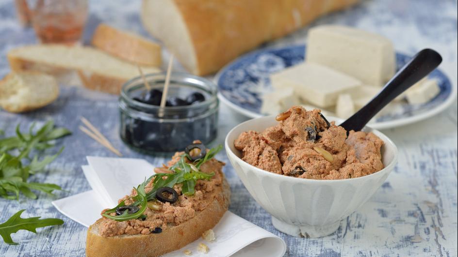 Veganer Tofu-Aufstrich mediterran
