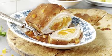 Gefüllter Schweinebauch mit Aprikosen-Sauerkraut-Füllung