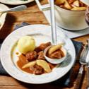 Fruchtiges Hirsch-Gulasch