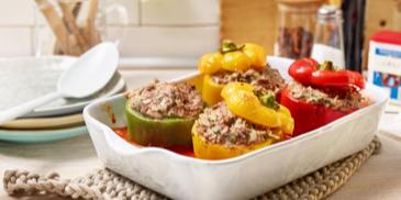 Gefüllte Paprikaschoten mit Tomatensauce