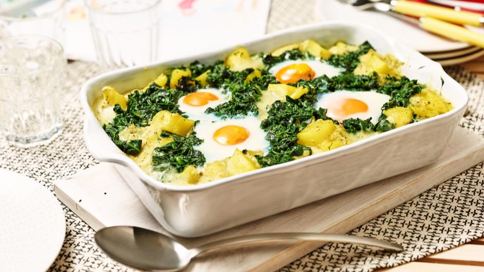 Spiegeleier-Gratin mit Kartoffeln und Spinat