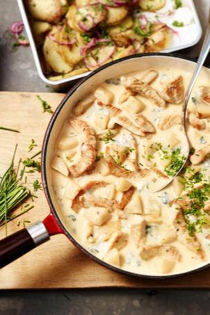 Putenpfanne mit Birne und Blauschimmelsauce