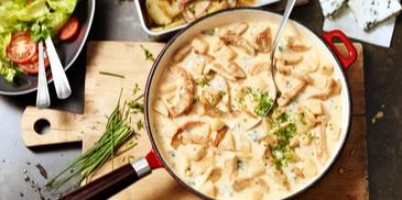 Putenpfanne mit Birne und Blauschimmelsauce
