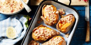 Gefüllte Ofen-Süßkartoffel mit Krabbencocktail