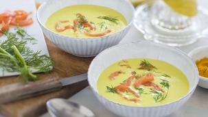 Avocadocremesuppe mit Räucherlachs