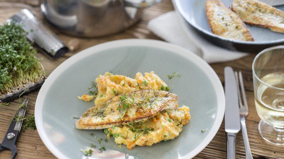 Gebratener Zander mit Kartoffel-Möhren-Stampf