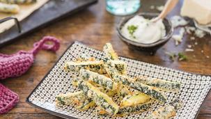 Zucchini-Parmesan-Sticks mit Panko Panade