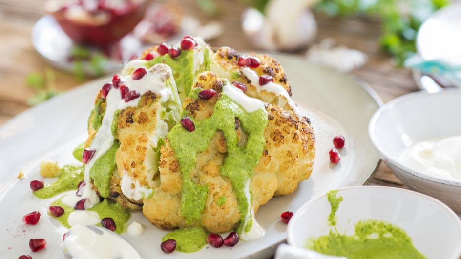 Blumenkohl aus dem Ofen mit Kräutermarinade