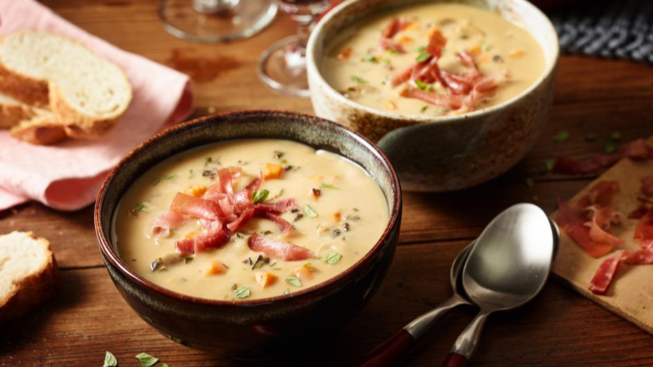 Waldpilz-Cremesuppe mit Süßkartoffel und Parmaschinken
