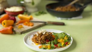 Hackfleisch-Reispfanne Djuvec Art