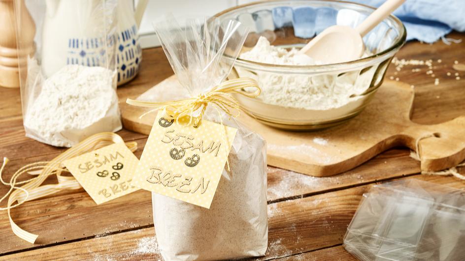Backmischung für Sesam-Brezn zum Verschenken