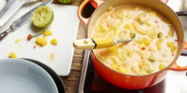 Fruchtig scharfe Thai Kokos Suppe