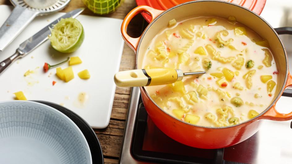 Fruchtig scharfe Thai Kokos Suppe