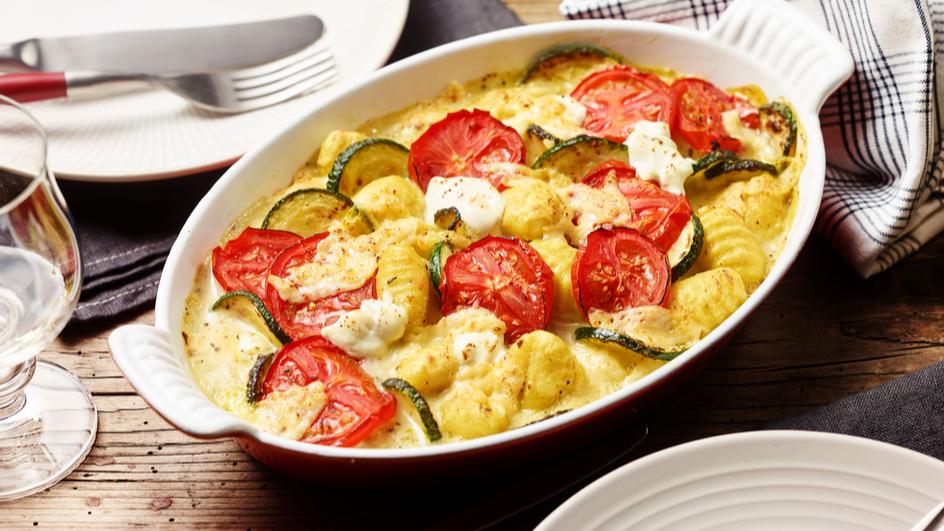 Tomaten-Zucchini-Gratin mit Gnocchi