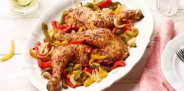 Rosmarin-Hähnchenschenkel mit buntem Paprikagemüse