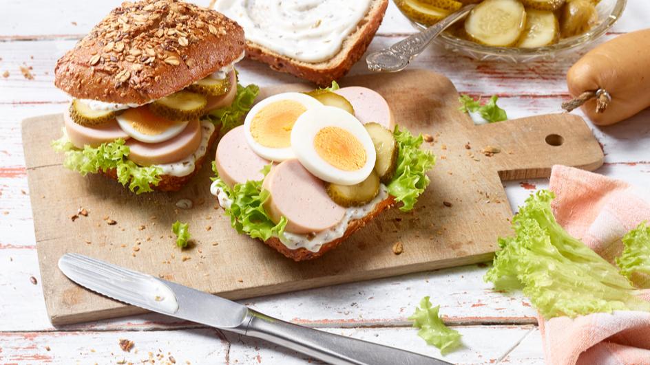 Mehrkornbrötchen mit Fleischwurst