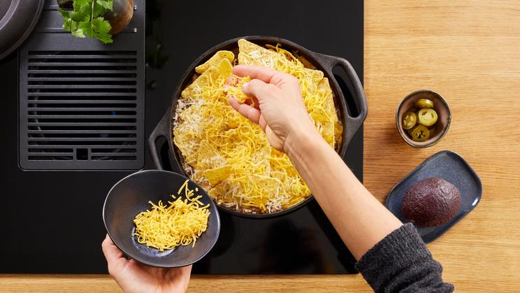 Überbackene Nacho-Hack-Pfanne