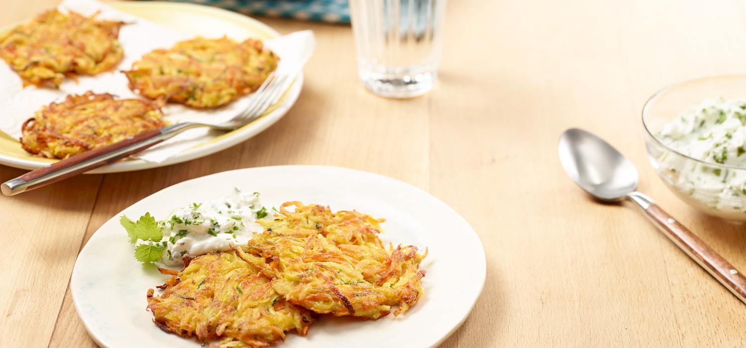 Gemüsepuffer mit Kräuterquark