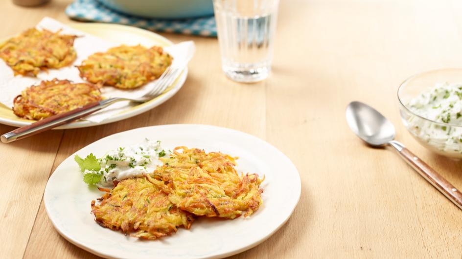 Gemüsepuffer mit Kräuterquark